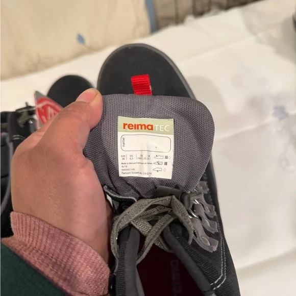 Stylish Black Ankle Boots - Picture 7 of 9